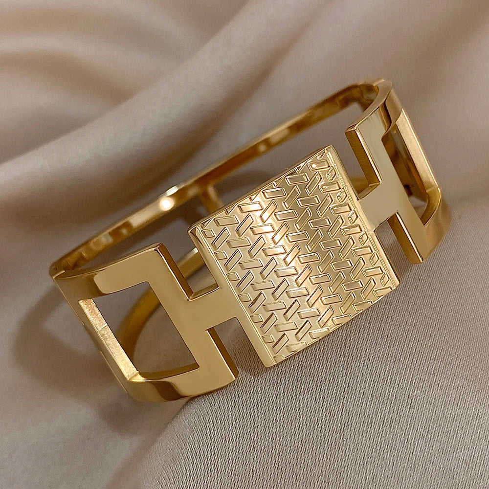 SLAVENA Armband Cuff